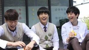 이병헌 감독 “스무 살 청춘, 10대와 60대 통하는 키워드” 