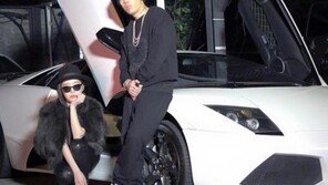 가인 도끼와 람보르기니 인증샷…‘억! 소리’ 슈퍼카 주인은 누구?