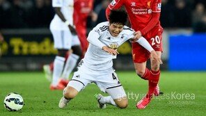 기성용 80분 활약에도…스완지, 리버풀에 0-1로 패배