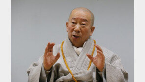 30년 사무총장직 내려놓은 홍파 스님 “심부름꾼이 무슨 독재요?”