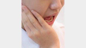 치아 건강에 해로운 습관…"무심코 하는 행동중에 피해야 할 것은?"