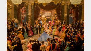 “다 아는 얘기지만 보고파”…영화 ‘신데렐라’ 흥행 비결은?