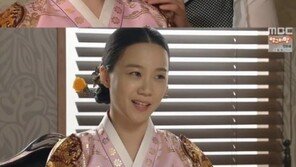 ‘압구정백야’ 백옥담, 노출에 ‘중전마마 코스프레’까지… 황당!