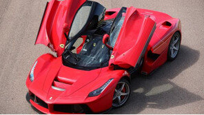 499대 한정 ‘라페라리’ 연료탱크 교체···원인은?