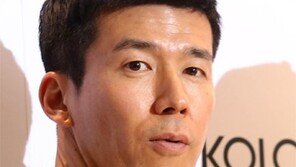 [연예 뉴스 스테이션] 션, 화보 수익 2000만원 해피빈 재단에 전액 기부