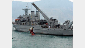 가거도 추락 헬기 인양, 동체 안에서 기장·부기장 시신 수습…1명 여전히 실종