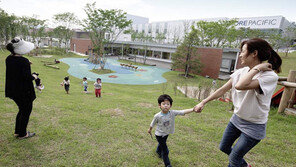 [인재경영]아모레퍼시픽, 자율 출퇴근… ‘행복한 워킹맘’ 