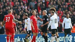 ‘38초 퇴장’ 제라드, 허무하게 끝난 마지막 노스 웨스트 더비