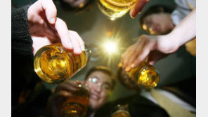 남녀 음주 습관 차이, 남성은 25세 · 여성은 40~45세…음주 이유는?