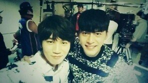 ‘컴백’ 케이윌, 현빈과 다정한 인증샷… 활짝 웃음꽃 핀 얼굴 ‘눈길’