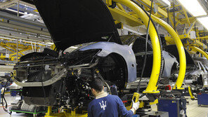 [CAR]럭셔리 카의 별 마세라티, 하루 15대 생산 ‘장인의 혼’