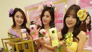 “꽃향기 가득한 샴푸입니다”