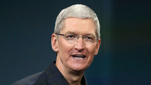 팀 쿡, 8천800억 전 재산 기부 약속했다 “조카 교육 지원 끝난 뒤 할 것”