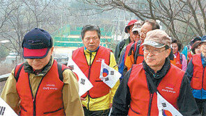 ‘순국선열 따라걷기’ 행사 2300여명 참여 성황