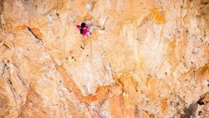 13세 소녀 아시마 시라이시, 단 10분 만에 최고난도 암벽 정복