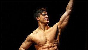 ‘세상에서 가장 섹시한 수학 교수’ 외모 공개…온라인 발칵 