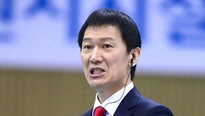 IBK 우승 염원 담은 이정철 감독 붉은 넥타이