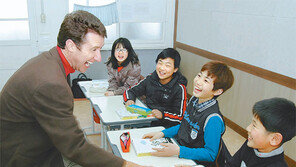 [Let's Go 남도]원어민선생님, 다도해 섬 돌며 ‘Hello’… ‘영어 꿈나무’ 쑥쑥