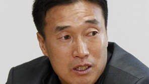 포백 수비라인 뒷공간 구멍 허점, 전반 37분 기성용 롱패스는 일품