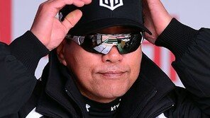 kt 조범현 감독 “장성호 다쳐 가슴 아프다”