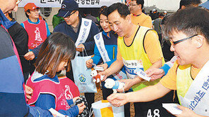 [인천/경기]“해외여행 휴대품 자진신고해 30% 稅감면 받으세요”