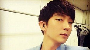 ‘밤을 걷는 선비’ 이준기 근황, 완벽한 ‘콧날’ 여전하네!