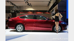 [포토]서울모터쇼 개막, 포드 매력적인 자태 ‘올 뉴 몬데오’