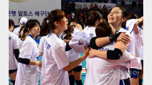 김사니 눈물…이정철 감독, 세번 기억하다