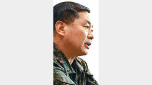 “해군, 도둑놈 - 천덕꾸러기로 전락… 간부들 패가망신 않도록 절제하라”