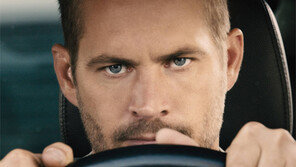 2년전 떠난 폴 워커… 슈퍼카 타고 돌아왔다