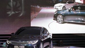 [서울모터쇼]기아차, 신형 K5 “모던 vs 스포티, 소비자 선택은?”