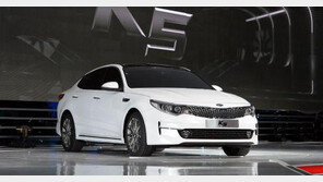 '듀얼디자인'으로 관심 집중, 서울모터쇼에서 만난 달라진 K5