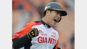 강민호 3홈런 ‘롯데가 미쳤다’