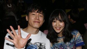 [연예 뉴스 스테이션] 김무열·윤승아 “더 사랑하겠습니다” 웨딩마치