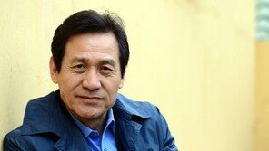 [스타 그때 이런 일이] 안성기 스포니치 문화예술대상 수상, 상금 2200만원 유니세프 기부 화제