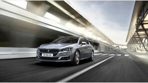 푸조 508, 재즈 밴드 ‘핑크마티니’ 의전 차량 제공