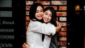 조민수-한라, ‘빛’ 뮤비 사진 공개…“빛나는 모녀 연기”