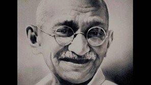 [카드뉴스] 노무현~박근혜 대통령이 인도가면 들른 곳은?