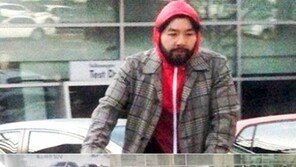 노홍철 근황, 덥수룩한 수염에 빨간 자전거… ‘달라보여’