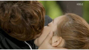 전소민·윤현민 열애 “올 초부터 교제 시작, 알 만한 사람은 다 안다”