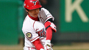 ‘SNS 부적절한 언어 사용’ KIA 내야수 윤완주 자격정지 3개월