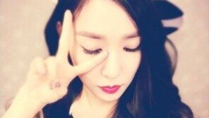 신곡 공개한 소녀시대 티파니, 흑발에 붉은 립스틱… 물오른 섹시함 ‘대박’