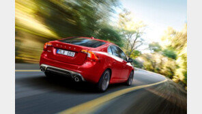 볼보, 4기통 306마력 슈퍼차저 “S60 T6 R디자인 출시”