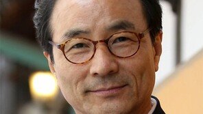 문화 수장 출신 배우 2명, 무대에 오르다