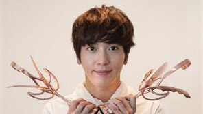 정용화, 中 최대시상식 ‘음악풍운방’ 2관왕