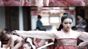 ‘간신’ 임지연-이유영, 이색 공약… “500만 달성, 칼춤 보여줄 것”