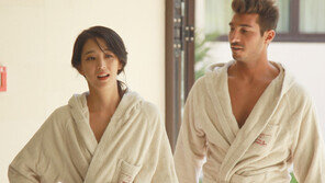 한고은 공약 “‘검은손’ 60만 돌파하면 비키니 입고… ”