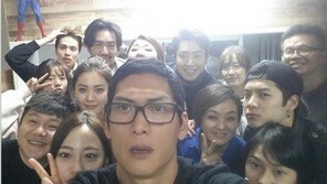 ‘룸메이트’ 종영… ‘냉동인간’ 박준형, 룸메이트와 인증샷 “모두들 고마워”