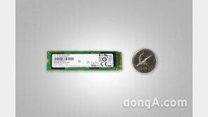 삼성전자, 초소형 ‘NVMe SSD’ 양산…동전 크기와 비교해보니