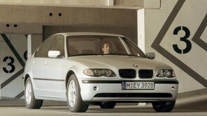 주차장에 있는 BMW·렉서스 “리콜 받으세요, 제발”